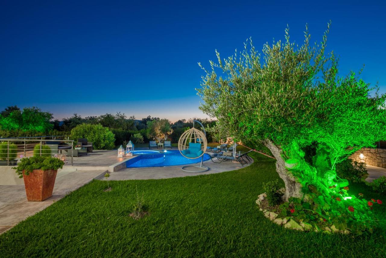 Romanza Luxury Villa Kalamákion Exterior foto