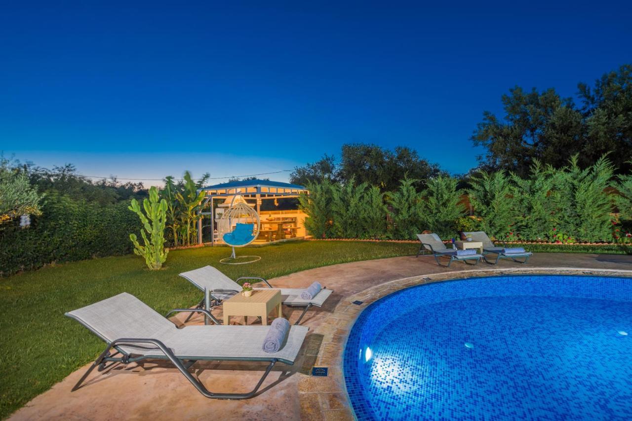 Romanza Luxury Villa Kalamákion Exterior foto
